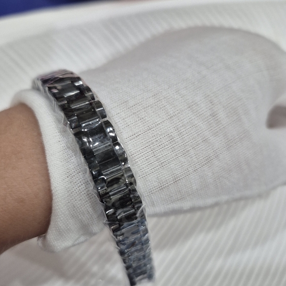 Sold Black Bracelet - Picture 4 of 6